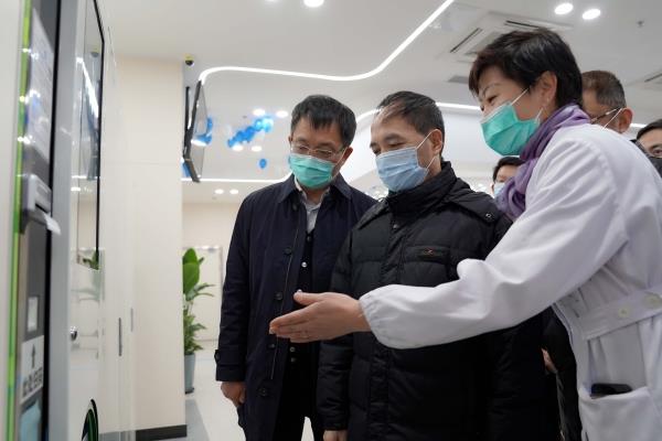 曹述栋为核工业总医院西环路院区揭牌